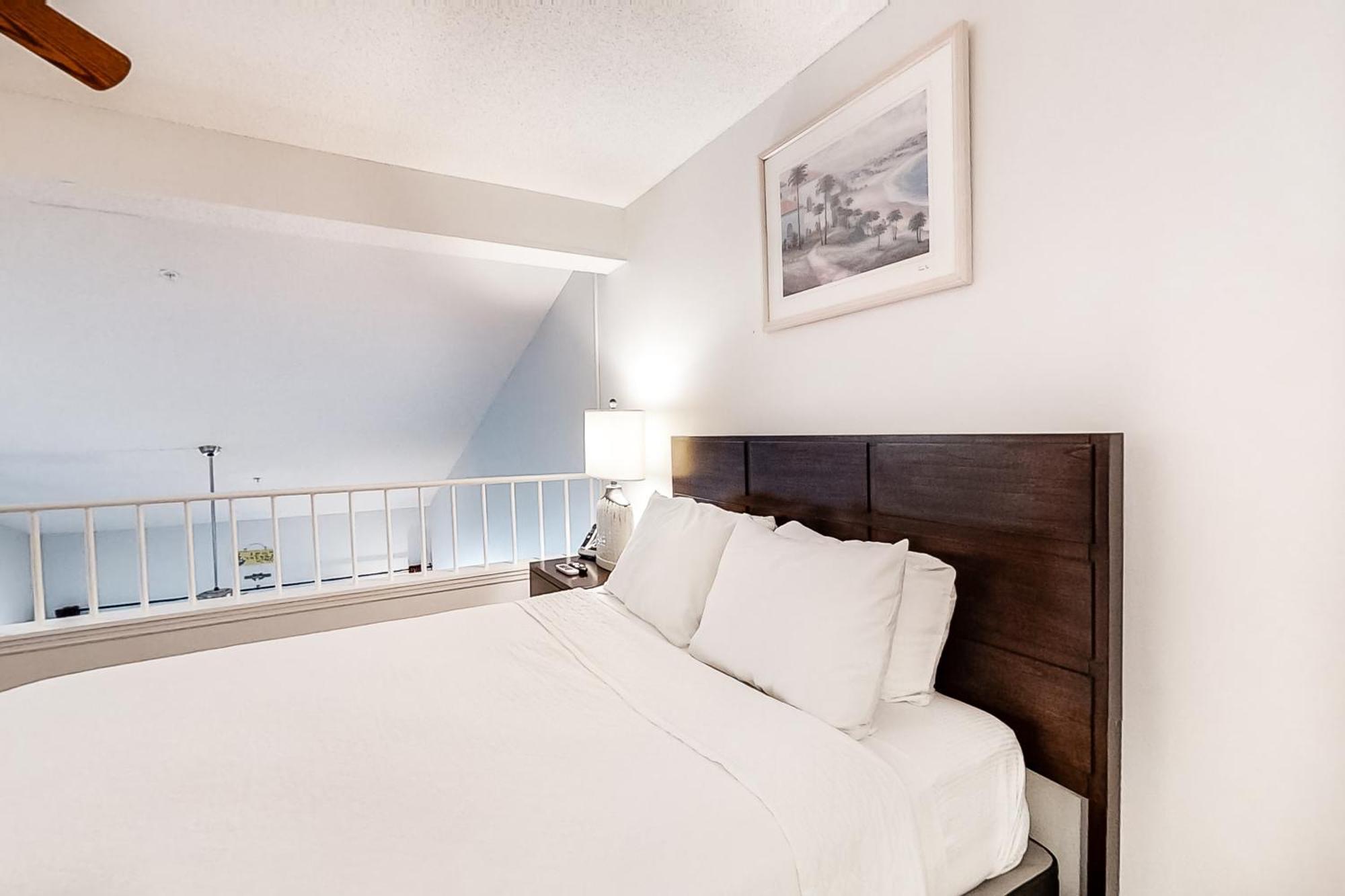 Crystal Sands II Destin Room photo